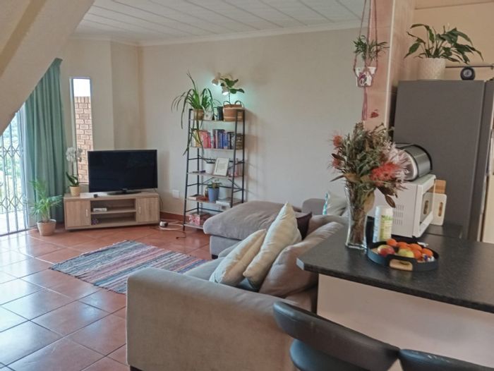 3-Bedroom Townhouse To Rent in Murrayfield with balcony and study option.