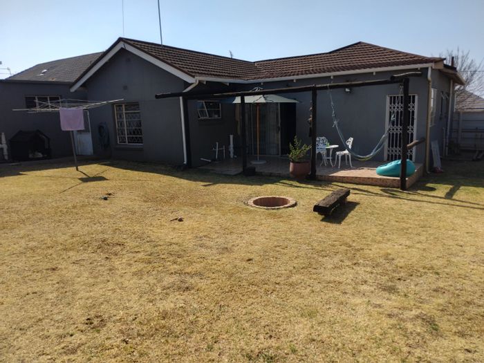 3-Bedroom House For Sale in Gerdview with spacious yard, braai area, and garage.