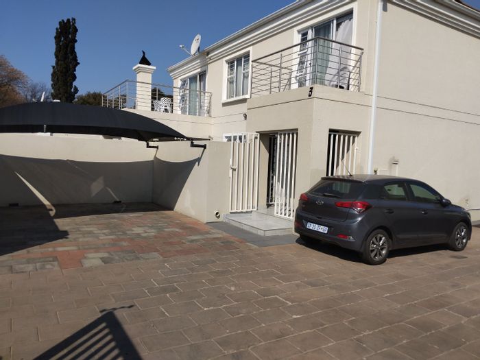 Edenvale Central House For Sale: 3 bedrooms, pet-friendly, secure with carports.