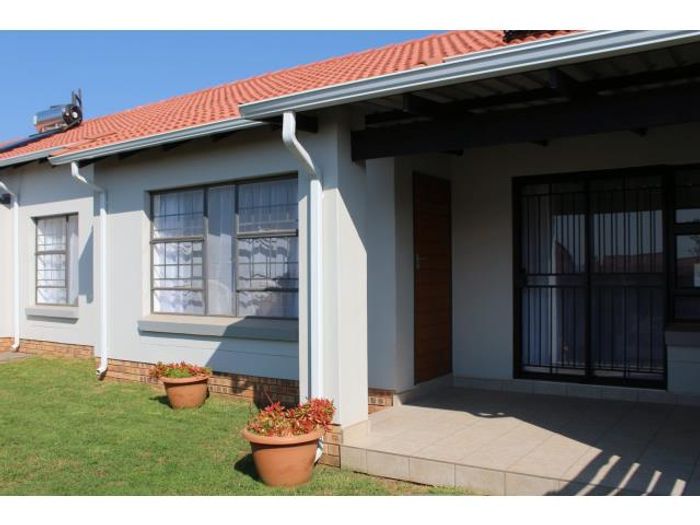 3-Bedroom Townhouse To Rent in Monavoni with private garden and security features.