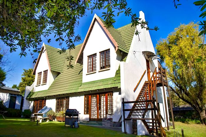 Douglasdale Apartment To Rent: 1-bedroom loft, garden, covered parking, utilities included.