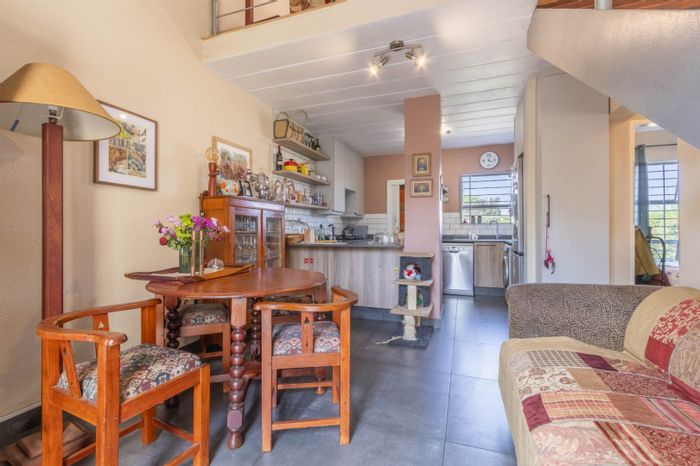 For Sale: 2-Bedroom Apartment in Dowerglen Ext 4 with private garden and pool.