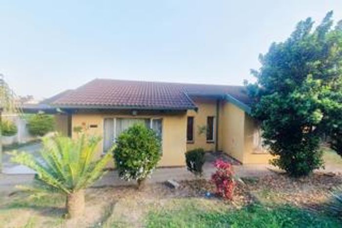 For Sale: House in Bakerville Heights with 3 bedrooms, carport, and spacious layout.