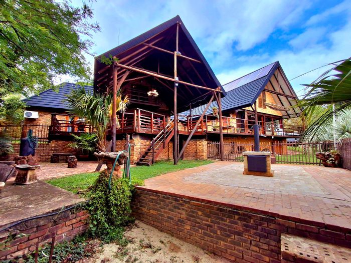 River Lodge Estate House For Sale: 5 Bedrooms, Inverter, Borehole, Boat Storage.