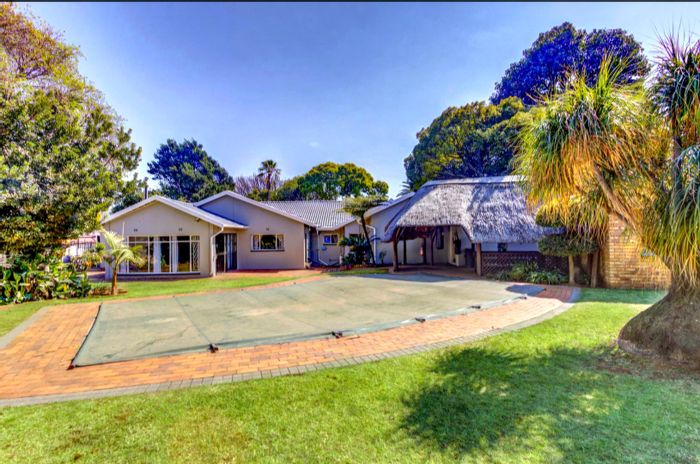 Allen Grove House For Sale: 4 beds, pool, lapa, spacious garden, secure living.