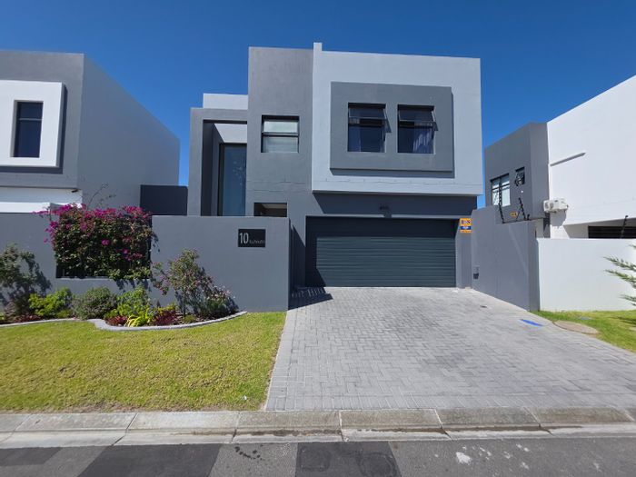 For Sale: House in Sandown with 4 beds, double garage, and security system.