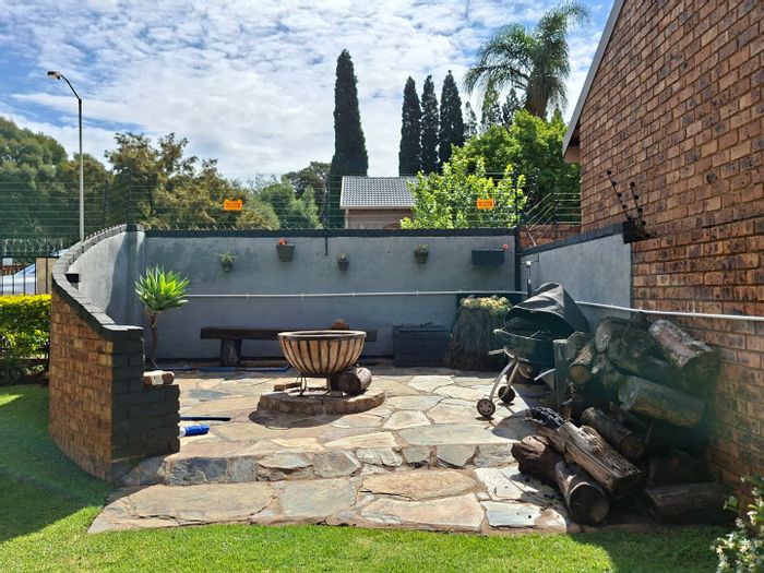 For Sale: House in Moreleta Park with heated pool, solar features, and security.