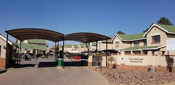 Ben Fleur Townhouse For Sale: 3 beds, pool access, generator, versatile living space.