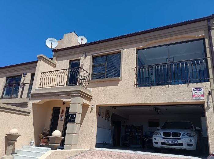 Island View House For Sale: 3 beds, sea views, solar power, secure garage.