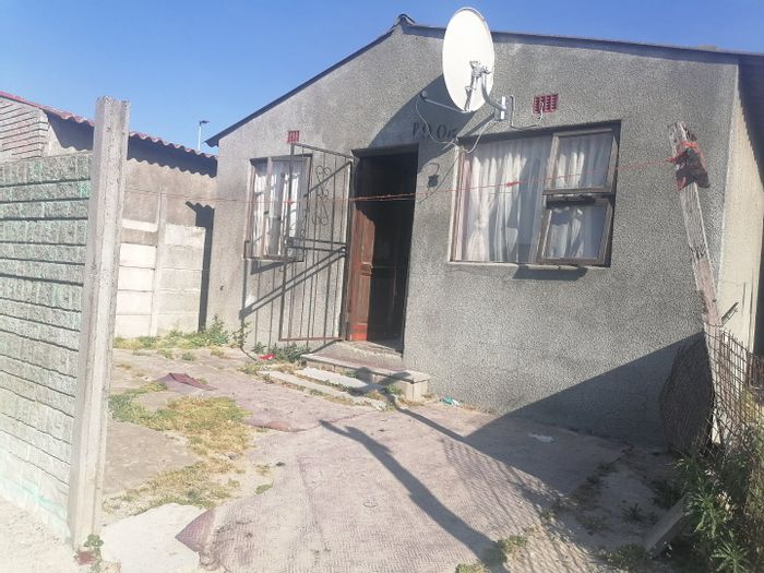 2-Bedroom House for Sale in Khaya, close to schools and transport.