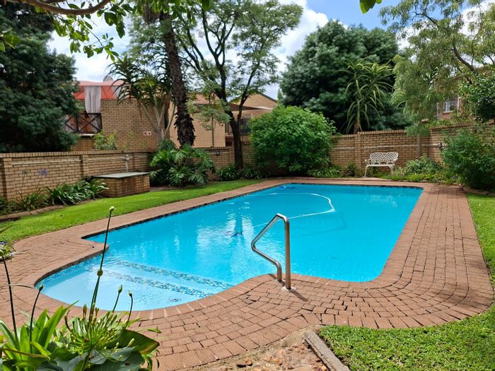 Wapadrand Townhouse For Sale: 3 bedrooms, private garden, communal pool, double security.