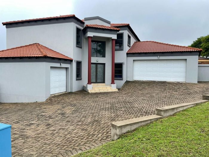 Bankenveld House To Rent: 4 Bedrooms, Pool, Balcony, Pet-Friendly Garden.