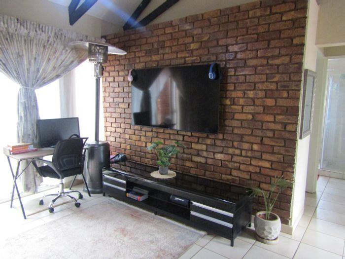 2-Bedroom Apartment For Sale in Thabazimbi Central - Open-plan Living, Ensuite, Convenient Location.