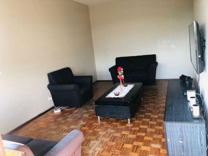 For Sale: 2-Bedroom Apartment in Pinetown North Industria with garage and balcony.