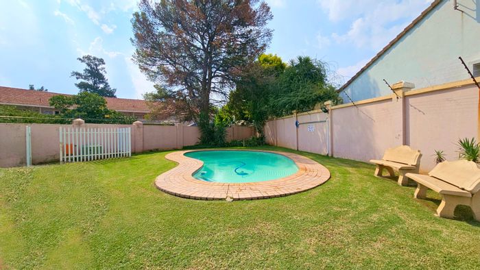 Two-bedroom townhouse in Three Rivers with communal pool and braai facilities. For Sale.