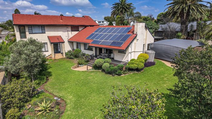 Croydon House For Sale: 3 beds, pool, entertainment area, solar panels, staff quarters.