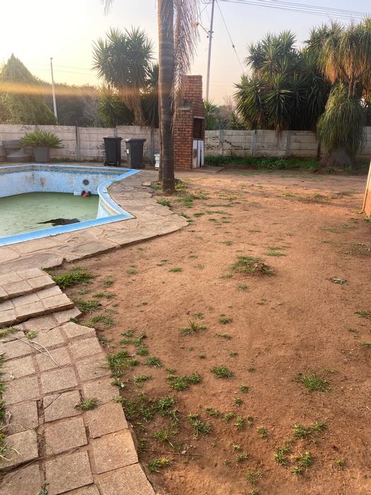 3-Bedroom House with Pool and Garage in Pretoria West, For Sale.