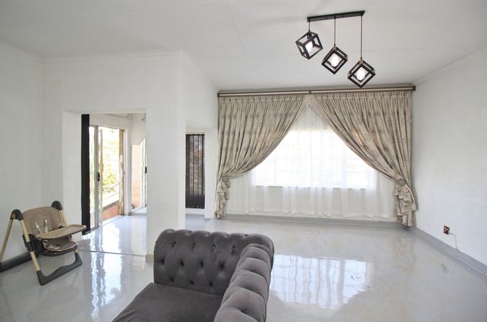 3-Bedroom House in Gerdview For Sale with Granny Flat and Braai Area