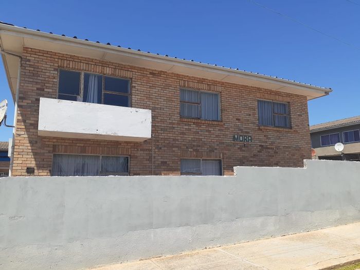 Sydenham Apartment For Sale: 2 Bedrooms, balcony, secure parking, close to amenities.