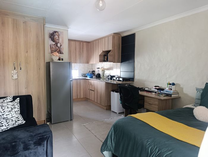 For Sale: Apartment in Philip Nel Park, secure living near TUT, strong rental demand.