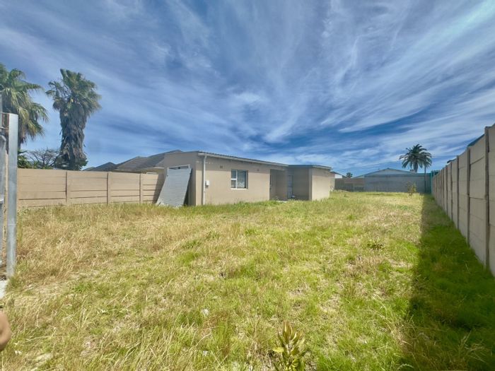 Vacant Land Residential in Lotus River For Sale: 438m² with existing living space.