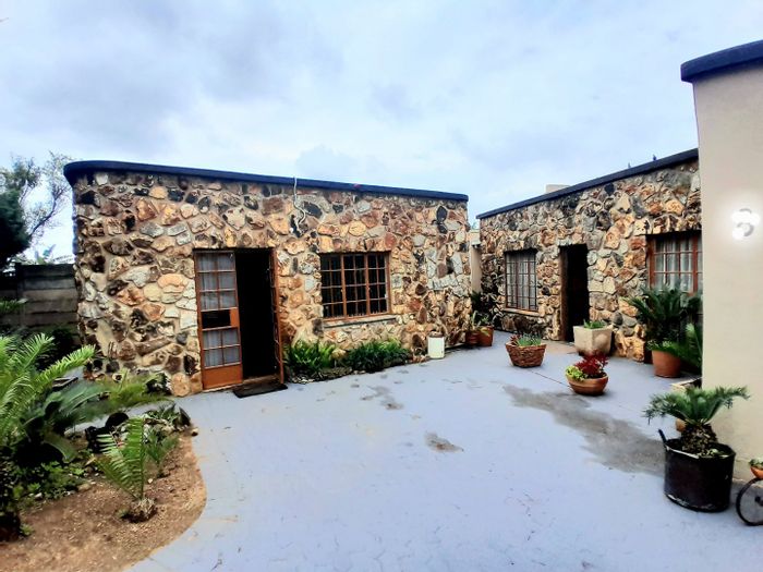 For Sale: Family House in Noordwyk with cottage, garage, and convenient amenities.