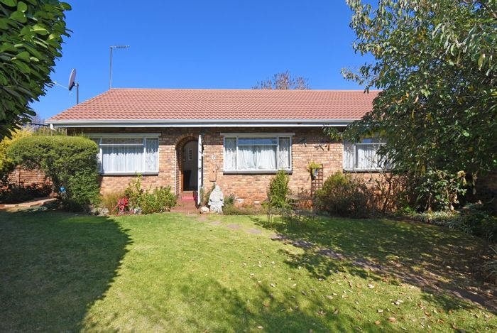 Klopperpark Apartment For Sale: 2-bed, enclosed patio, garage, pet-friendly complex.