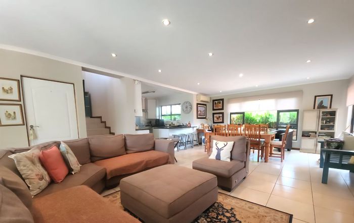 For Sale: House in Seasons Lifestyle Estate with 4 beds, pool, and security.