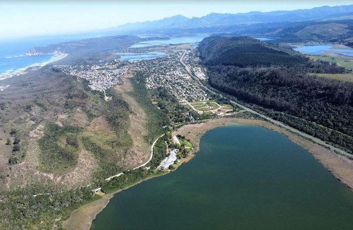 Sedgefield Rural Commercial For Sale: 28 hectares with development potential and resort amenities.