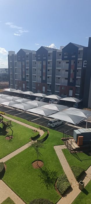 For Sale: Apartment in Edenvale Central with gym, pool, and shopping nearby.