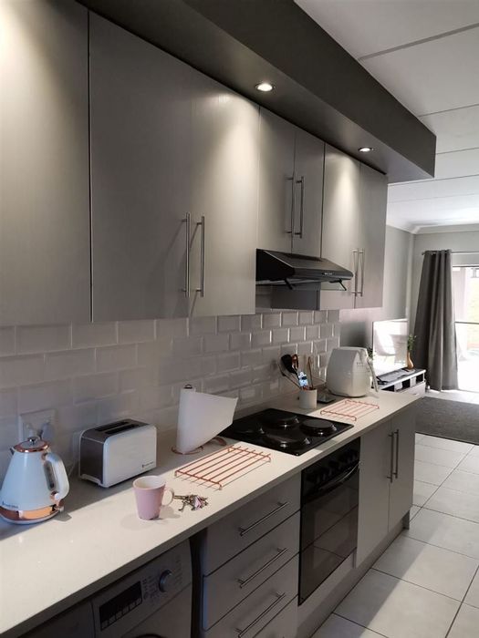 Jansenpark Apartment For Sale: 2 beds, pool, double carport, ideal layout.