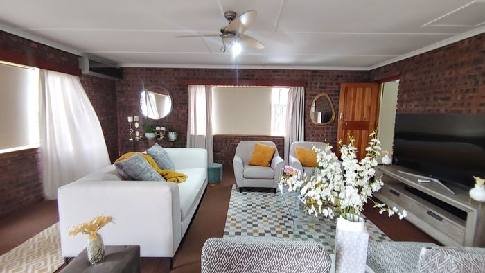 Wembley Apartment For Sale: Spacious 3-bed, secure garage, near amenities and schools.