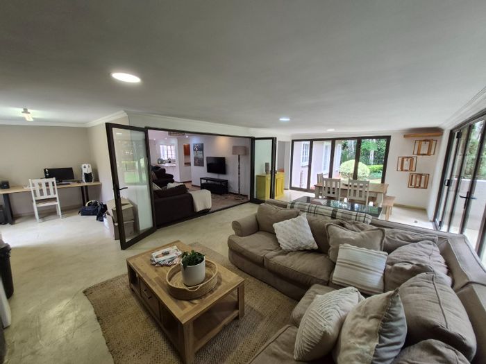 For Sale: House in Moreleta Park with flatlet, security, and spacious living areas.