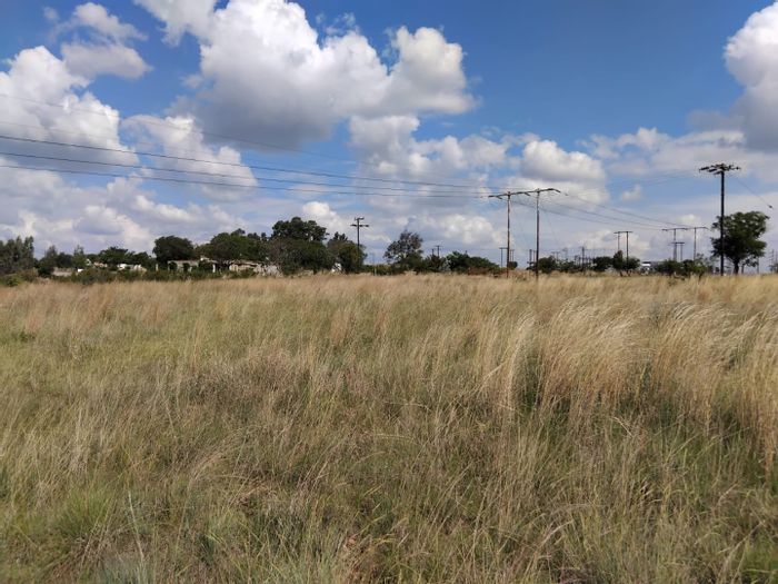 Vacant Land Residential in Doornrandje For Sale: 11,000 sqm for diverse agricultural ventures.