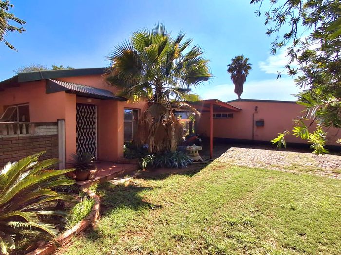 3-Bedroom House for Sale in Sasolburg Ext 12 with Garden and Bar Area.