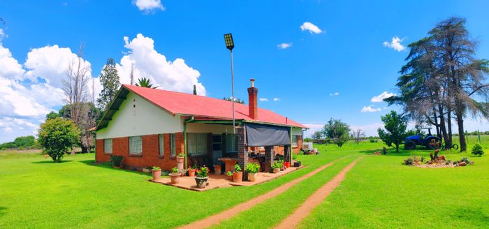 Farm for Sale in Bela Bela Central: 2-bed home, boreholes, spacious land.