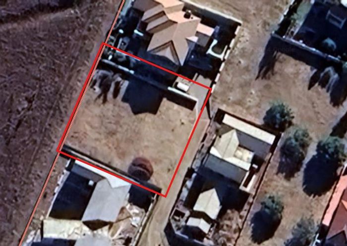 Kosmos Ridge For Sale: 824m² vacant land with mountain views in secure estate.