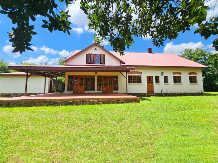 Irene House To Rent: 3 beds, 2 baths, open-plan living, pet-friendly.