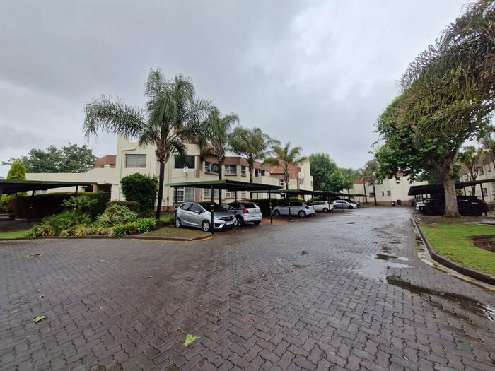 Furnished 2-bedroom apartment in Bedfordview Central with pool, gardens, and security. To Rent.