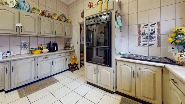 For Sale: House in Parkrand with 3 bedrooms, double garage, and study.