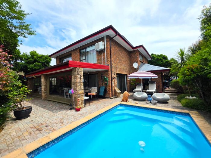 For Sale: House in Groenvallei with pool, garden, solar setup, and garage.