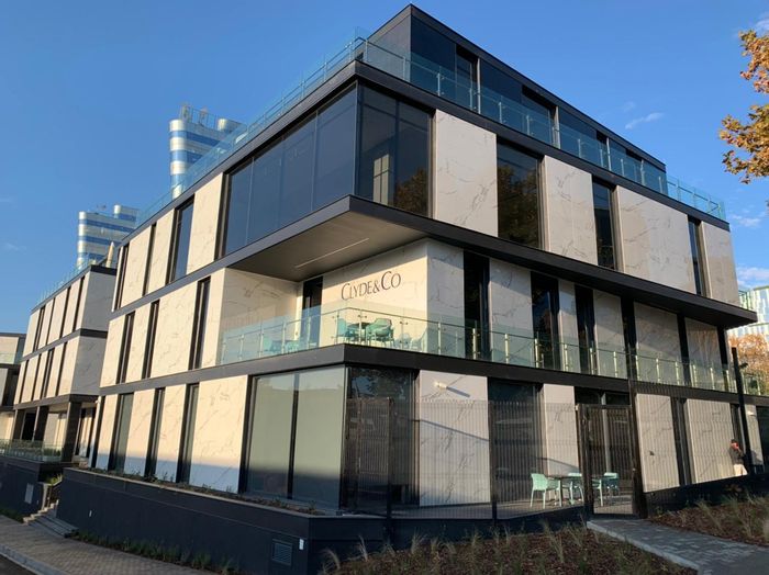 Wierda Valley Commercial Office To Rent: 734m2, balcony, 29 parking bays, prime location.