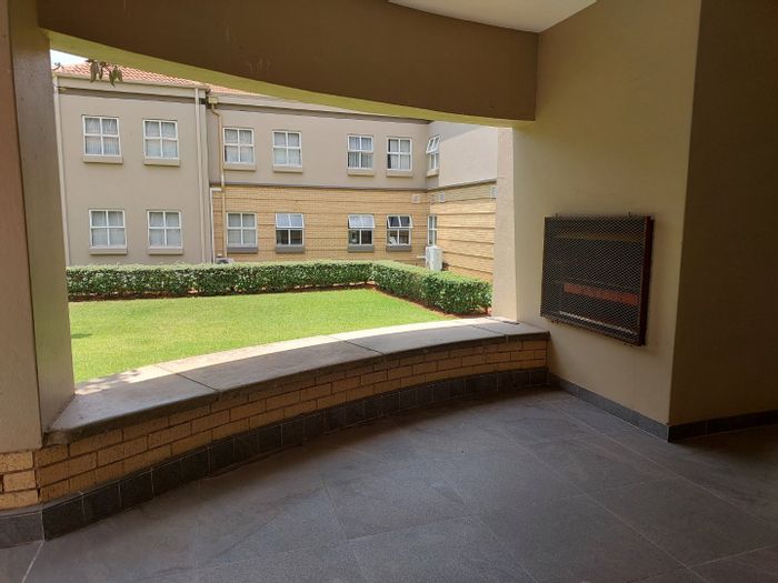 Ferndale Commercial Office To Rent: Private balcony, boardroom, and excellent security features.