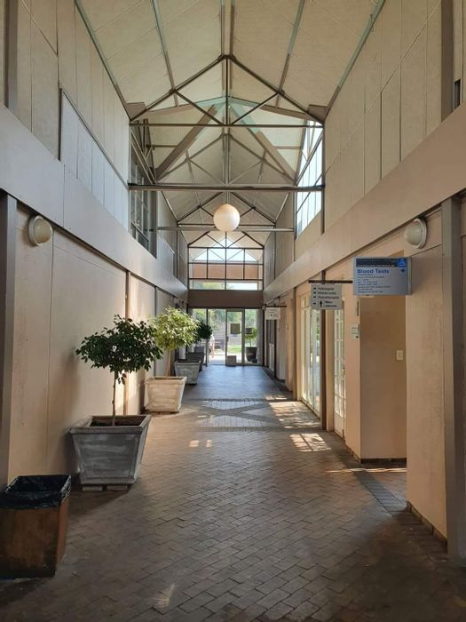 Wilkoppies Commercial Office for Sale: 88 sqm, near hospitals and amenities.