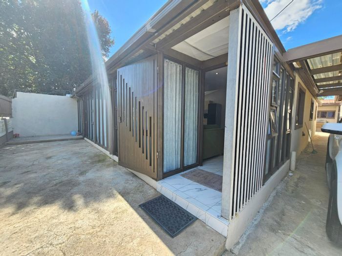 3-Bedroom House To Rent in Laudium with Gated Security and Open Plan Living.