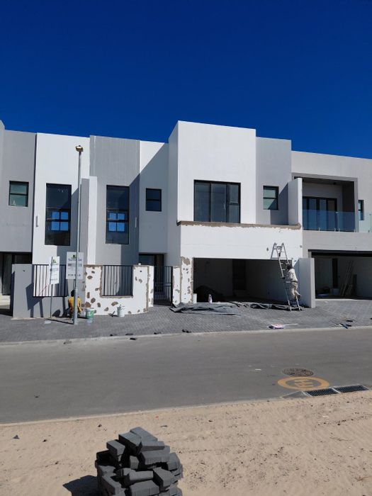 For Sale: House in Sandown with 4 bedrooms, double garage, and optional pool.