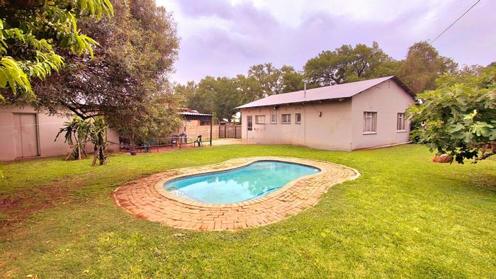 3-Bedroom House with Pool and Garden in Sasolburg Ext 3, For Sale.