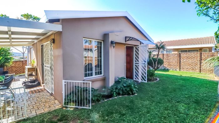 Eden Glen Townhouse For Sale: Secure living, pool access, pet-friendly garden home.