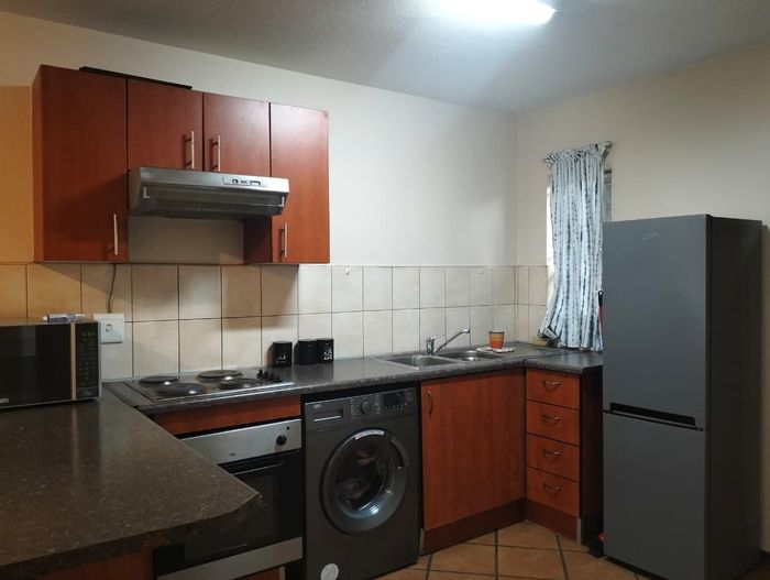 For Sale: 2-Bedroom Apartment in Pollak Park with Security, Parking, and Fiber Ready.