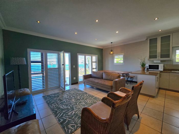 Herolds Bay House To Rent: 3 beds, sea views, dual living, secure location.